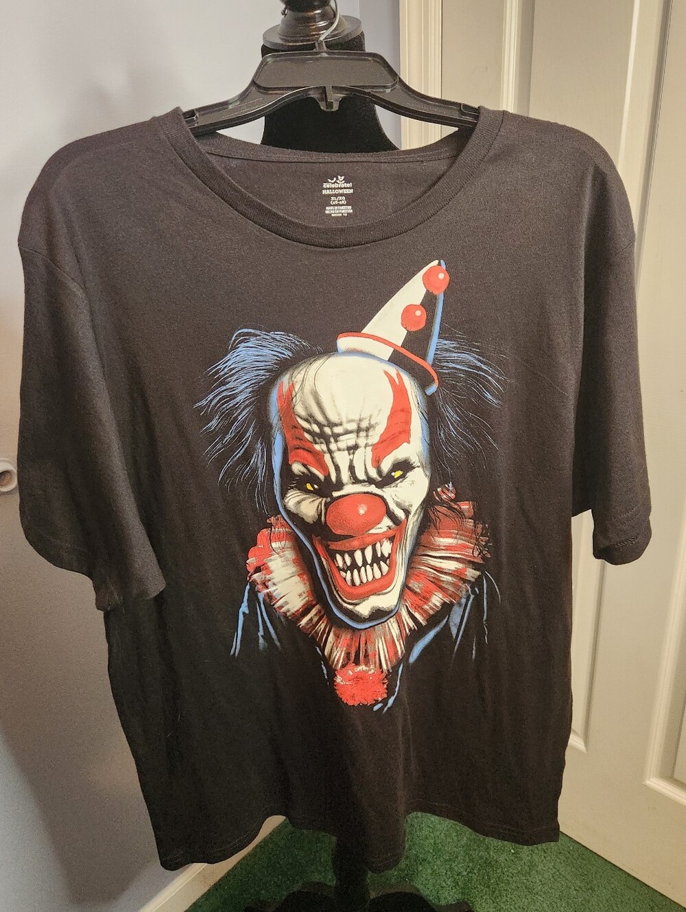 Celebrate Halloween Men's Black T-Shirt XL(46-48) Scary Clown Ghost